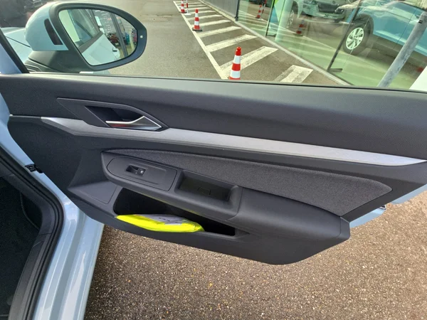 VOLKSWAGEN Golf VIII (2025) — foto 16 van 24