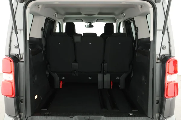 Toyota ProAce (2019) — foto 8 van 16
