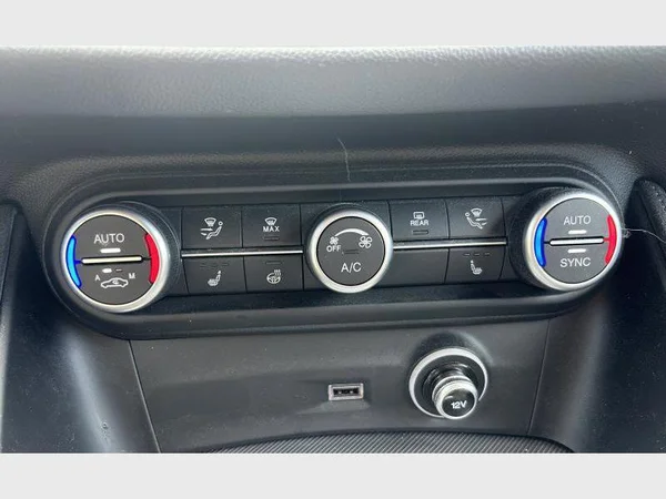 Alfa Romeo Stelvio (2021) — foto 10 van 37