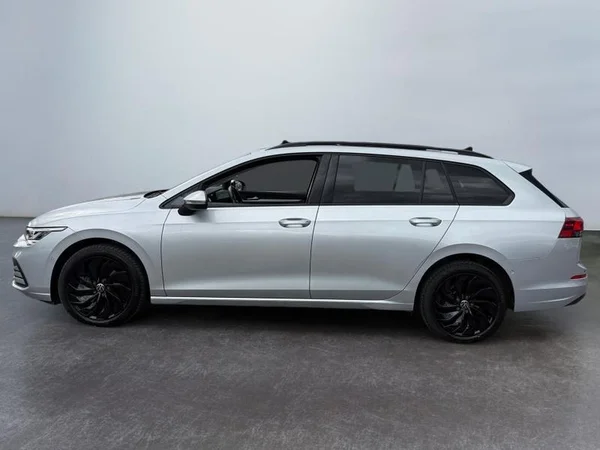 VOLKSWAGEN Golf Variant VIII Dsl (2023) — foto 23 van 28