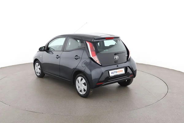 Toyota Aygo (2016) — foto 10 van 16