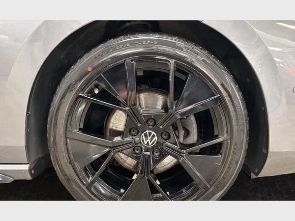 Volkswagen Passat Variant (2024) — foto 37 van 38