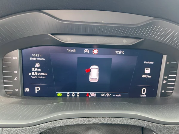 SKODA Karoq (2025) — foto 6 van 24