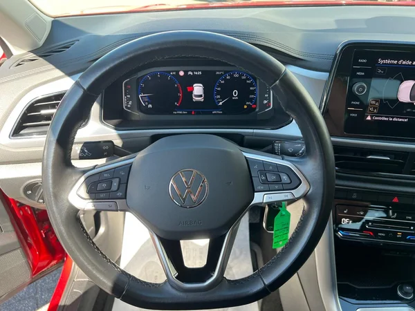 VOLKSWAGEN T-Roc (2022) — foto 6 van 24