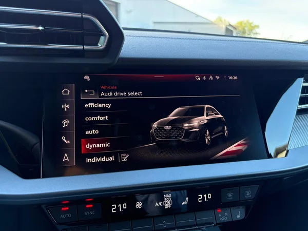 AUDI A3 Sportback PHEV (2025) — foto 6 van 24