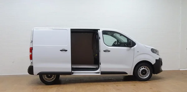 Opel Vivaro (2025) — foto 18 van 20