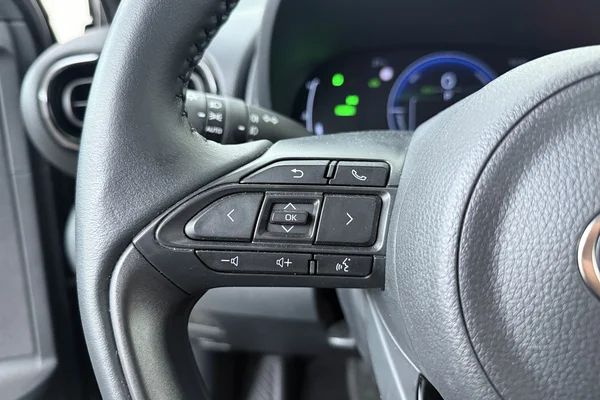 Toyota Yaris Cross Hybrid (HEV) (2025) — foto 6 van 18