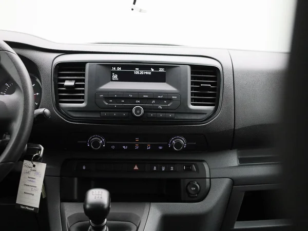 Opel Zafira Life (2020) — foto 3 van 34