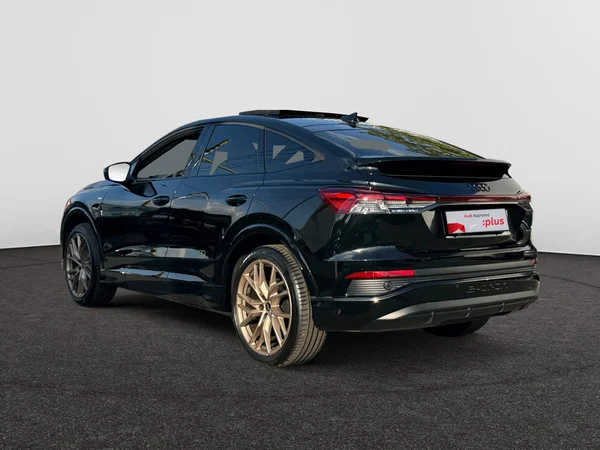AUDI Q4 Sportback e-tron (2025) — foto 18 van 24