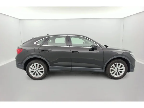 AUDI Q3 Sportback PHEV (2022) — foto 31 van 36