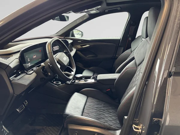 AUDI Q6 e-tron (2025) — foto 13 van 22