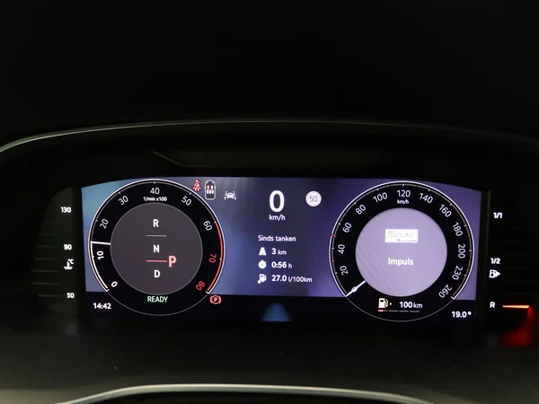 SKODA Octavia Combi (2025) — foto 2 van 23