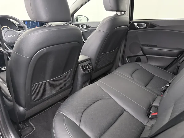 KIA Ceed SW (2023) — foto 15 van 31