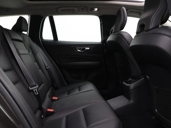 VOLVO V60 (2019) — foto 4 van 27