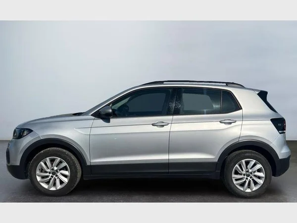 Volkswagen T-Cross (2023) — foto 18 van 23