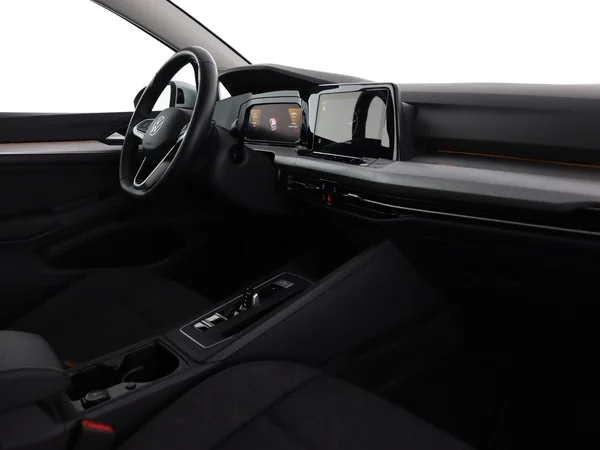VOLKSWAGEN Golf (2024) — foto 3 van 27