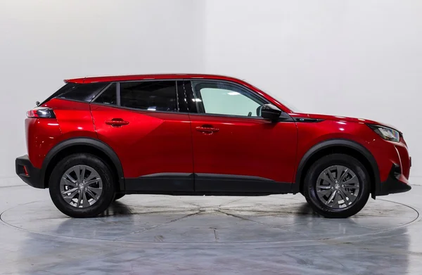 Peugeot E-2008 (2022) — foto 53 van 56