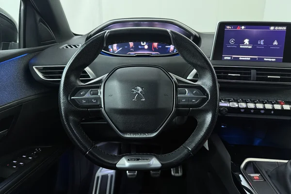 Peugeot 5008 (2018) — foto 2 van 20