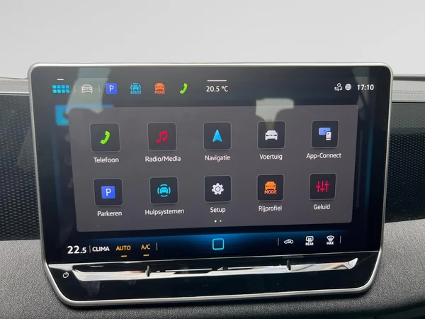 VOLKSWAGEN Tiguan (2026) — foto 13 van 16
