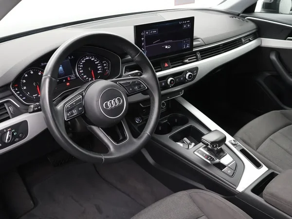 Audi A4 (2023) — foto 27 van 30