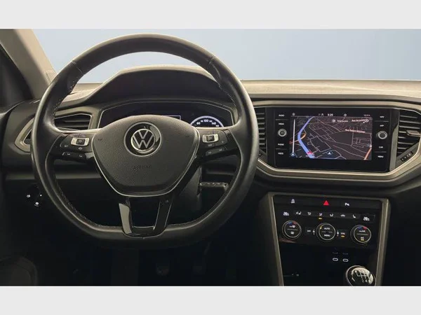 Volkswagen T-Roc (2021) — foto 3 van 28