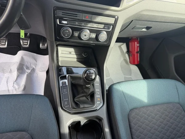 VOLKSWAGEN Golf Sportsvan (2020) — foto 18 van 19