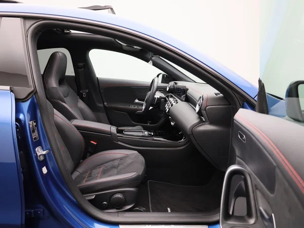Mercedes-Benz CLA (2024) — foto 40 van 57