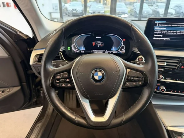 BMW 5 Serie (2022) — foto 3 van 25