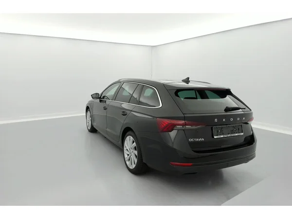 SKODA Octavia Combi PHEV (2022) — foto 15 van 36