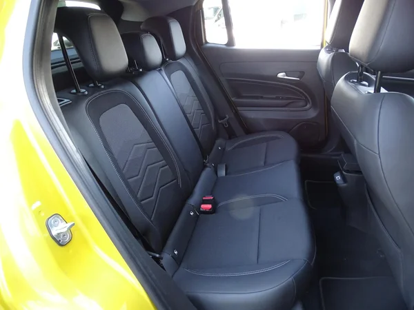 Jeep Avenger (2025) — foto 9 van 28