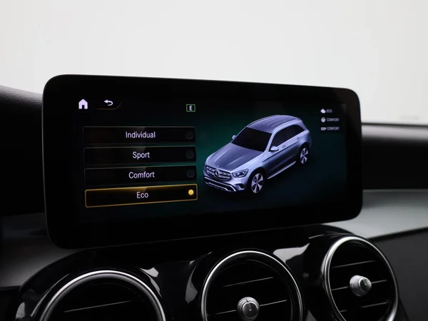 Mercedes-Benz GLC (2021) — foto 21 van 44