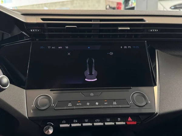Peugeot 308 SW (2023) — foto 6 van 15