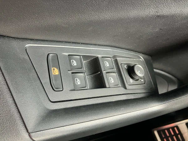 VOLKSWAGEN T-Roc (2023) — foto 15 van 24