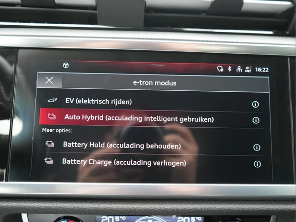 AUDI Q3 PHEV (2022) — foto 21 van 29