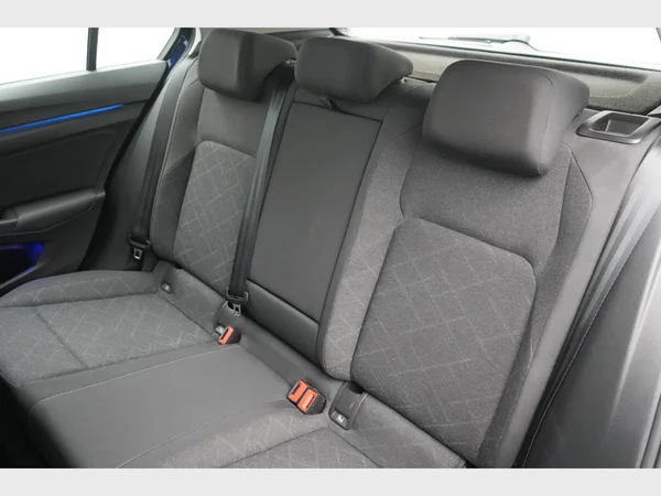 VOLKSWAGEN Golf VIII (2023) — foto 17 van 30