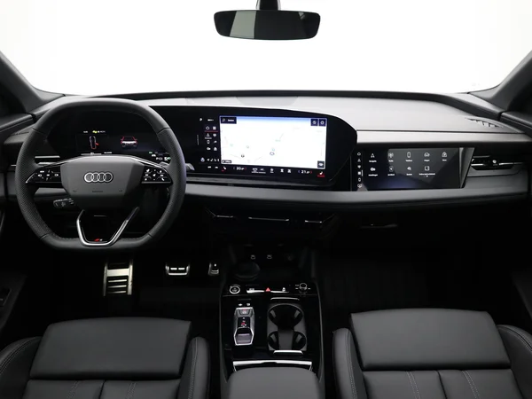 AUDI Q6 Sportback e-tron (2025) — foto 16 van 33