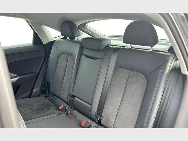 Audi Q3 Sportback (2021) — foto 2 van 29