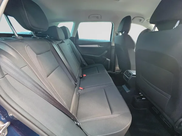 SKODA Karoq (2023) — foto 11 van 24