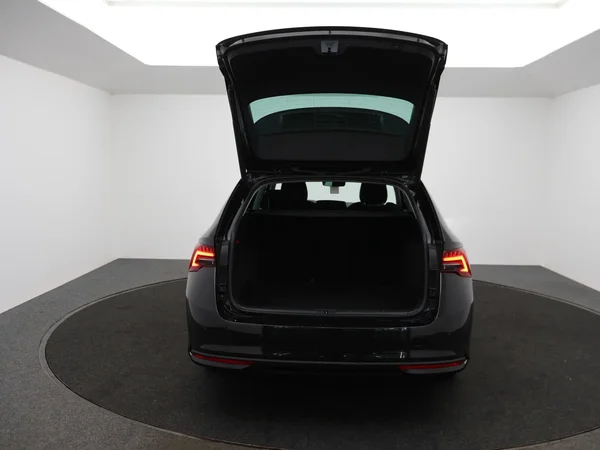 Škoda Octavia (2025) — foto 9 van 28