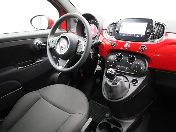 Fiat 500C (2023) — foto 35 van 37