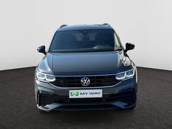 VOLKSWAGEN Tiguan (2020) — foto 16 van 22