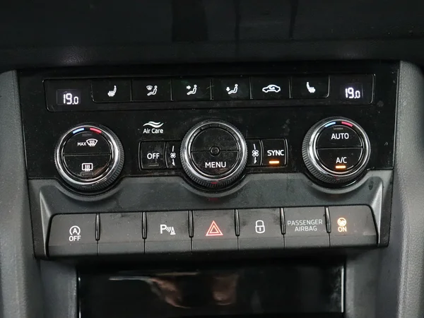 SKODA Karoq (2024) — foto 10 van 18