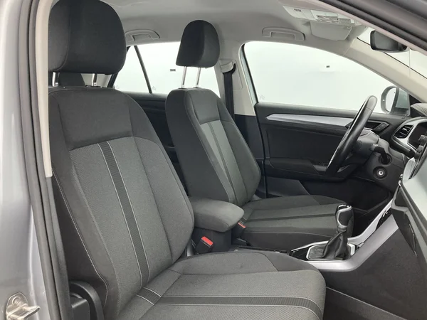VOLKSWAGEN T-Roc (2022) — foto 16 van 35