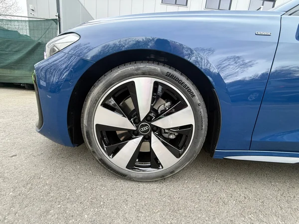 AUDI A5 Avant e-hybrid (PHEV) (2025) — foto 11 van 24