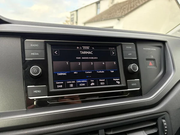 VOLKSWAGEN Polo (2024) — foto 9 van 19