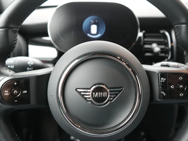 MINI Mini 5 Doors (F55 LCI II) (2022) — foto 9 van 24