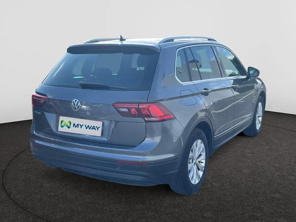 VOLKSWAGEN Tiguan (2019) — foto 17 van 21