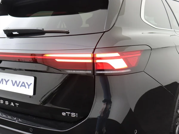 VOLKSWAGEN Passat SW (2025) — foto 8 van 19