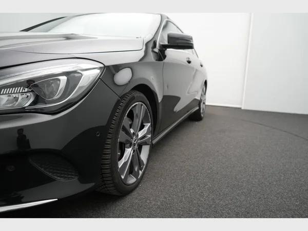MERCEDES-BENZ CLA 180 (2019) — foto 4 van 22