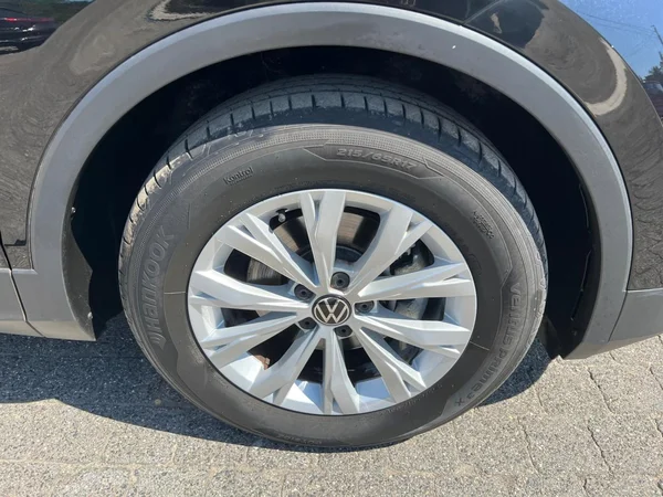 VOLKSWAGEN Tiguan (2023) — foto 15 van 24